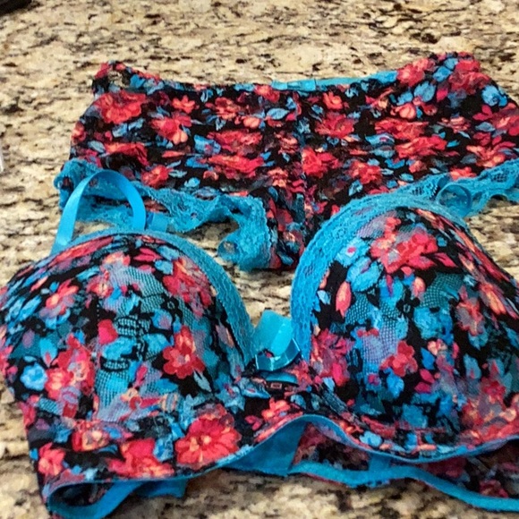 Black fuchsia set 34c and under wear sz small ❤️ - Picture 2 of 6